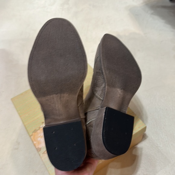 Very G Knox Boots - Picture 6 of 6